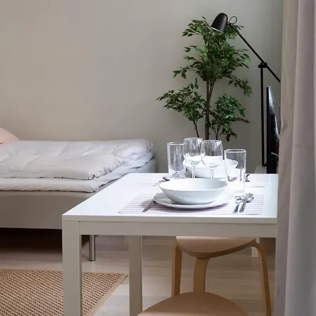 Huoneisto 2ndhomes Stylish Studio In The Middle Of The City Center