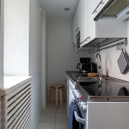 Huoneisto 2ndhomes Stylish Studio In The Middle Of The City Center