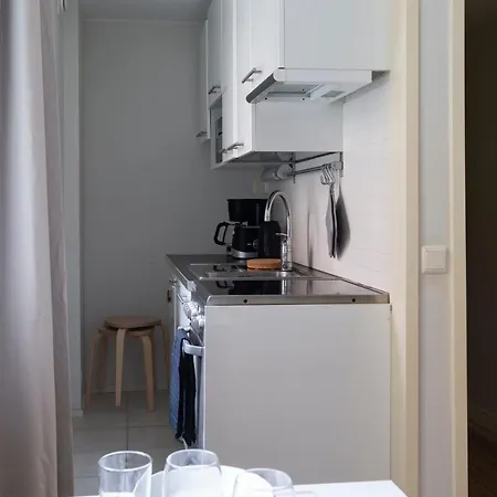 Huoneisto 2ndhomes Stylish Studio In The Middle Of The City Center *