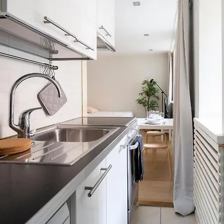 2ndhomes Stylish Studio In The Middle Of The City Center